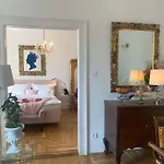 Giulietta With Garden, Free Parking Villa