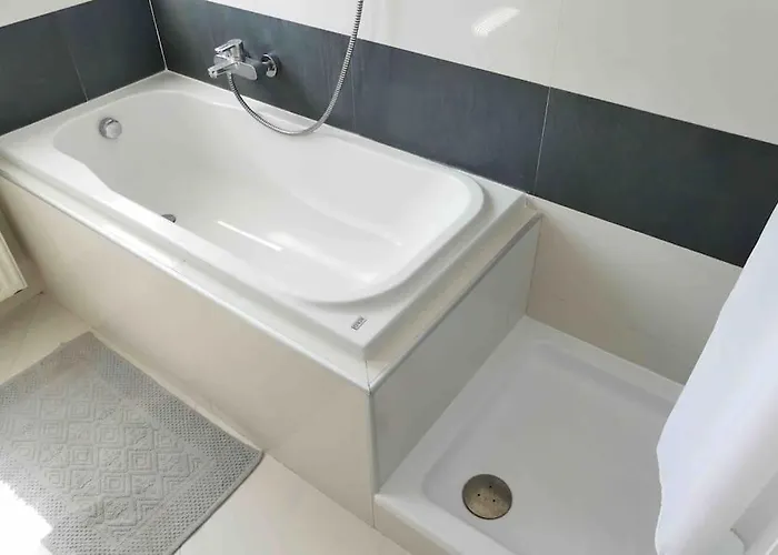 Giulietta With Garden, Free Parking Villa