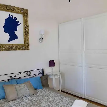 Βίλα Giulietta With Garden, Free Parking *